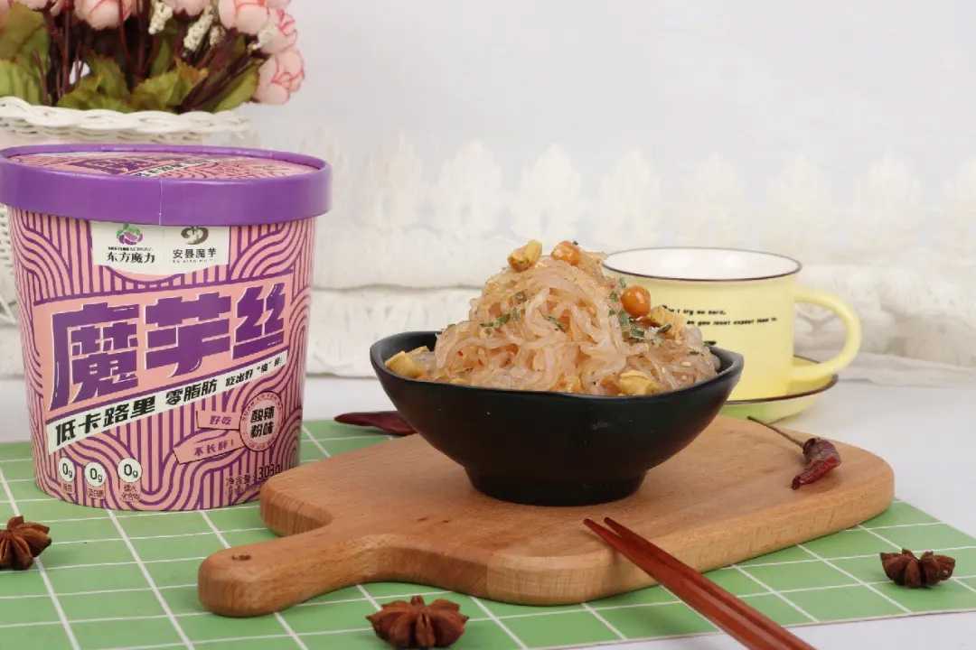 健康美味，一步到位：桶裝魔芋涼面包裝機(jī)