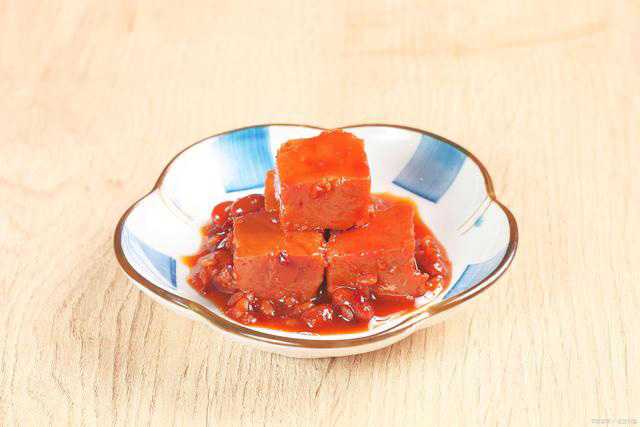 創(chuàng)新引領(lǐng)未來(lái)，一塊腐乳包裝設(shè)備助力腐乳產(chǎn)業(yè)升級(jí)