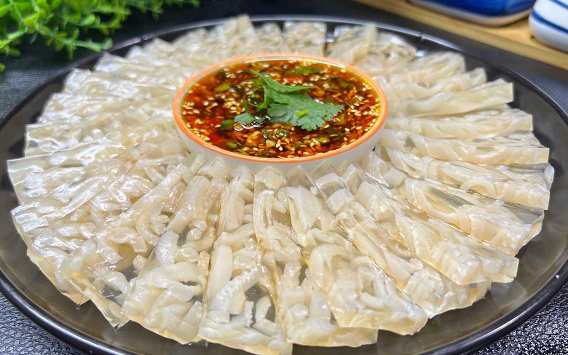 全自動(dòng)皮凍灌裝封口機(jī)，賦能傳統(tǒng)美食規(guī)?；a(chǎn)