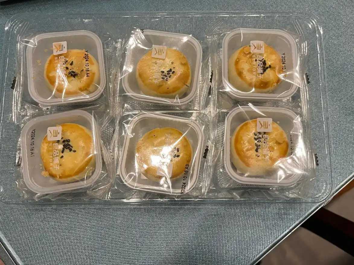 告別人工，擁抱高效：呂工機(jī)械自動(dòng)化解決方案，破解蛋黃酥、月餅量產(chǎn)難題